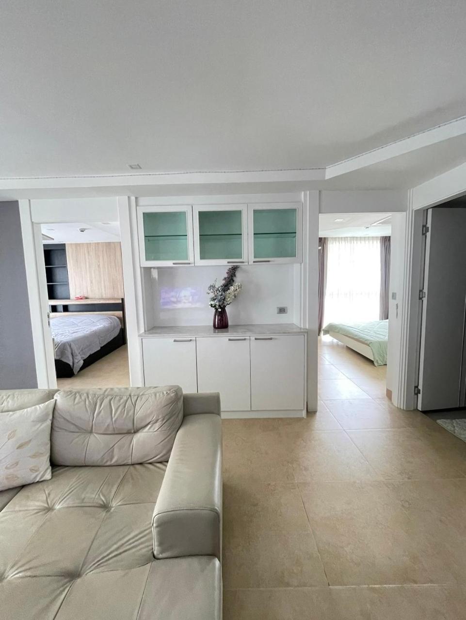 2 Bedrooms Near Pattaya Beach Exterior foto